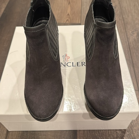 Moncler black suede wedge ankle booties. Size 36 (6). Includes box. - Picture 3 of 7